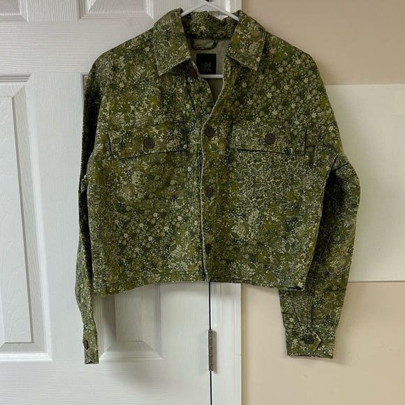 wild fable Jackets & Blazers - NEW Wild Fable Women's Casual Canvas Cropped Jacket Green Floral